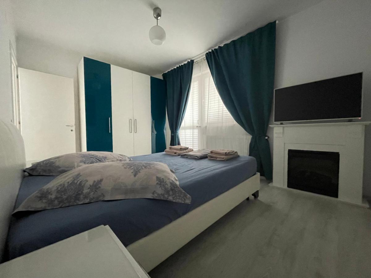 Feels Like Home Apartment M S Apartments Bukarest Exteriör bild