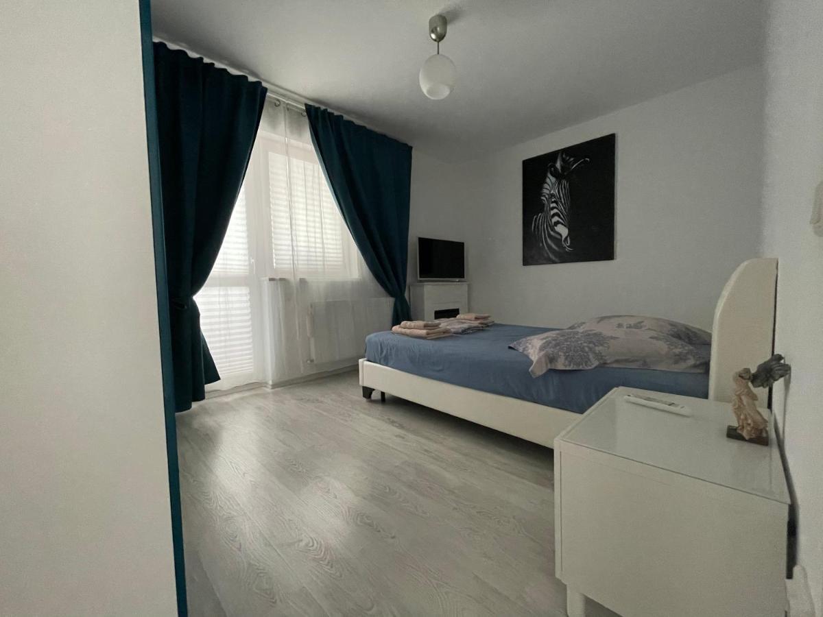 Feels Like Home Apartment M S Apartments Bukarest Exteriör bild